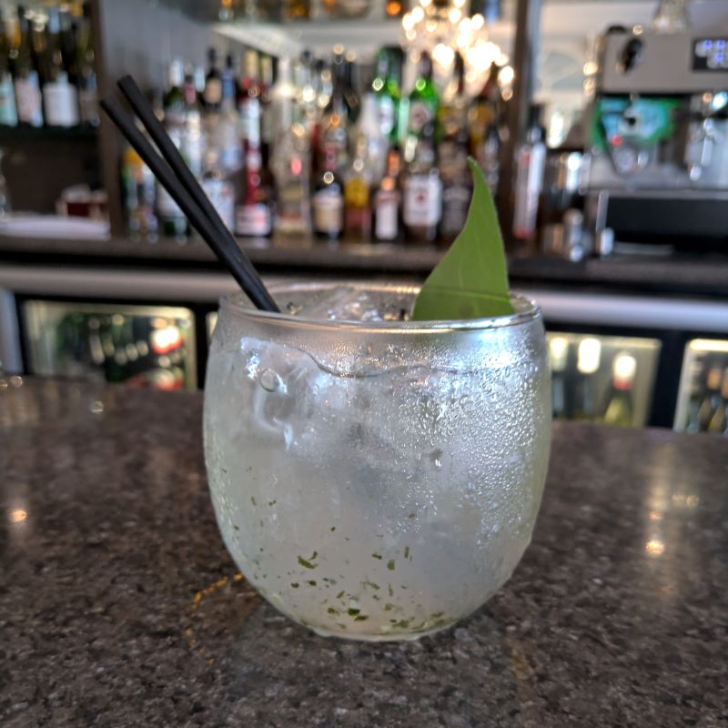 The Kingmaker with Lindemans Clear Gin